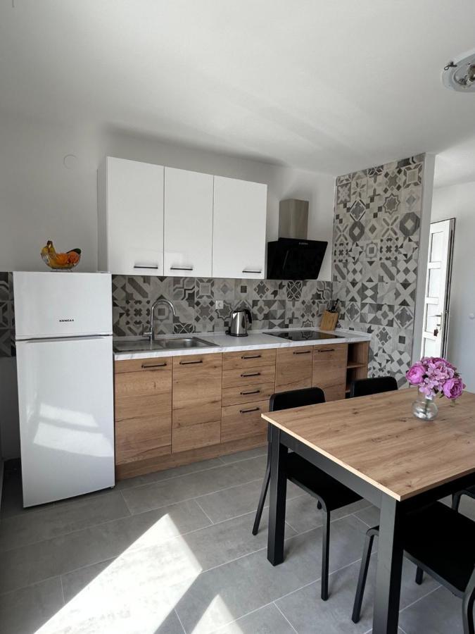 Apartments Ljubomir روغوزنيكا المظهر الخارجي الصورة