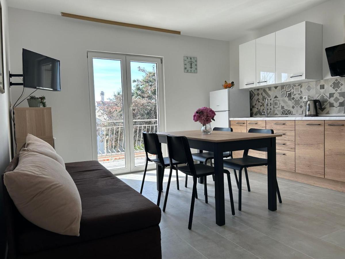 Apartments Ljubomir روغوزنيكا المظهر الخارجي الصورة