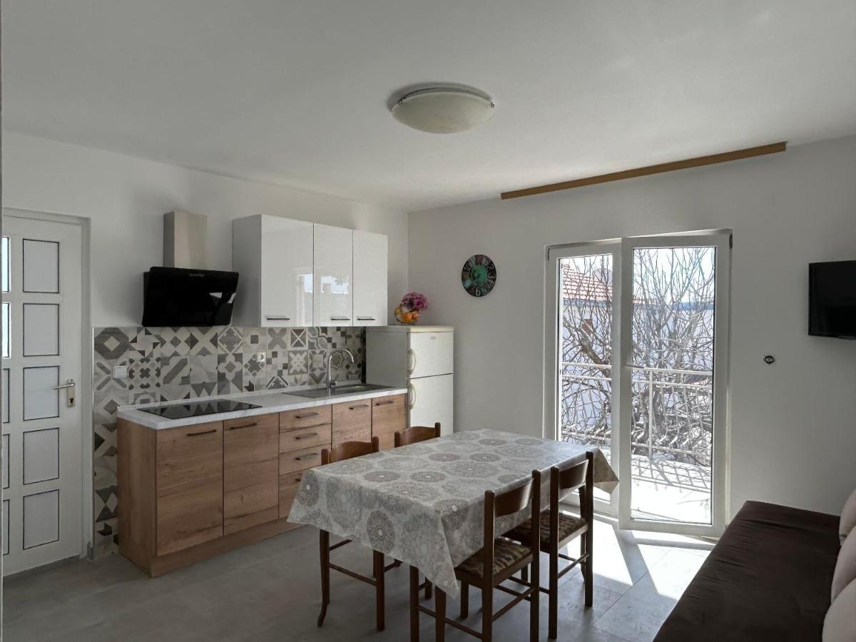 Apartments Ljubomir روغوزنيكا المظهر الخارجي الصورة