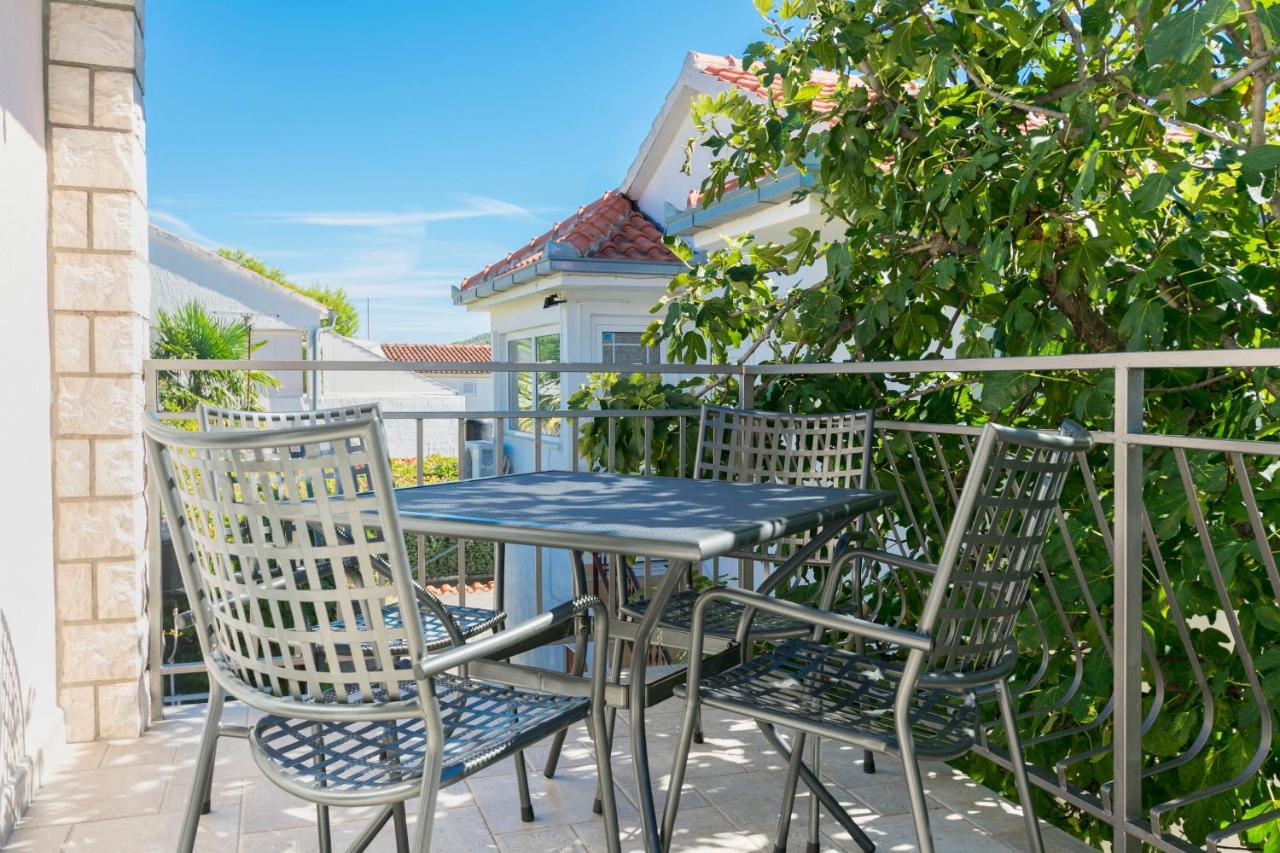 Apartments Ljubomir روغوزنيكا المظهر الخارجي الصورة