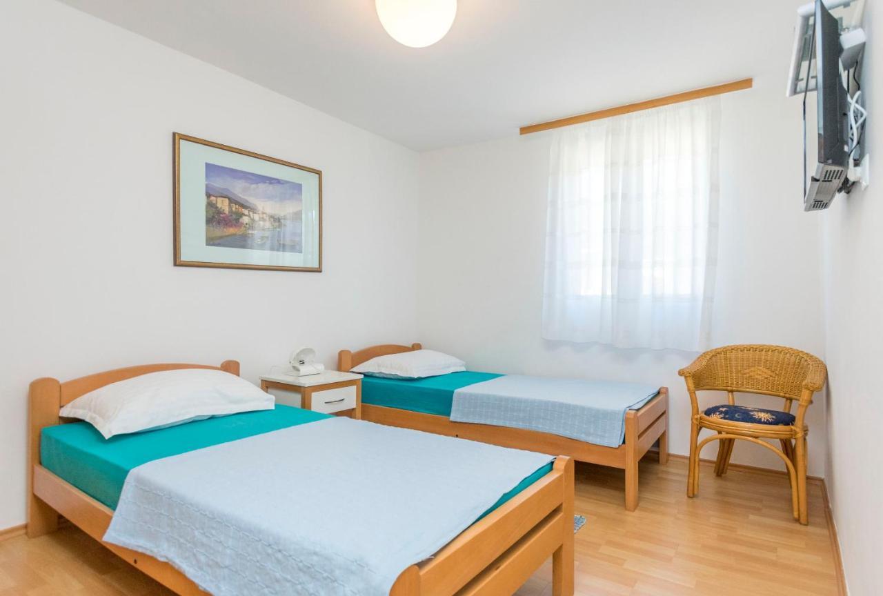Apartments Ljubomir روغوزنيكا المظهر الخارجي الصورة