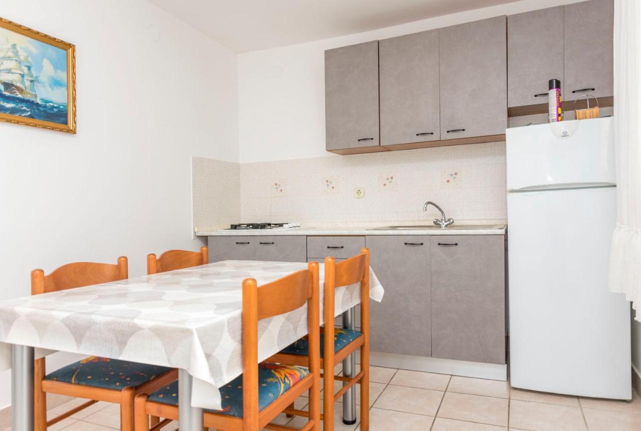 Apartments Ljubomir روغوزنيكا المظهر الخارجي الصورة