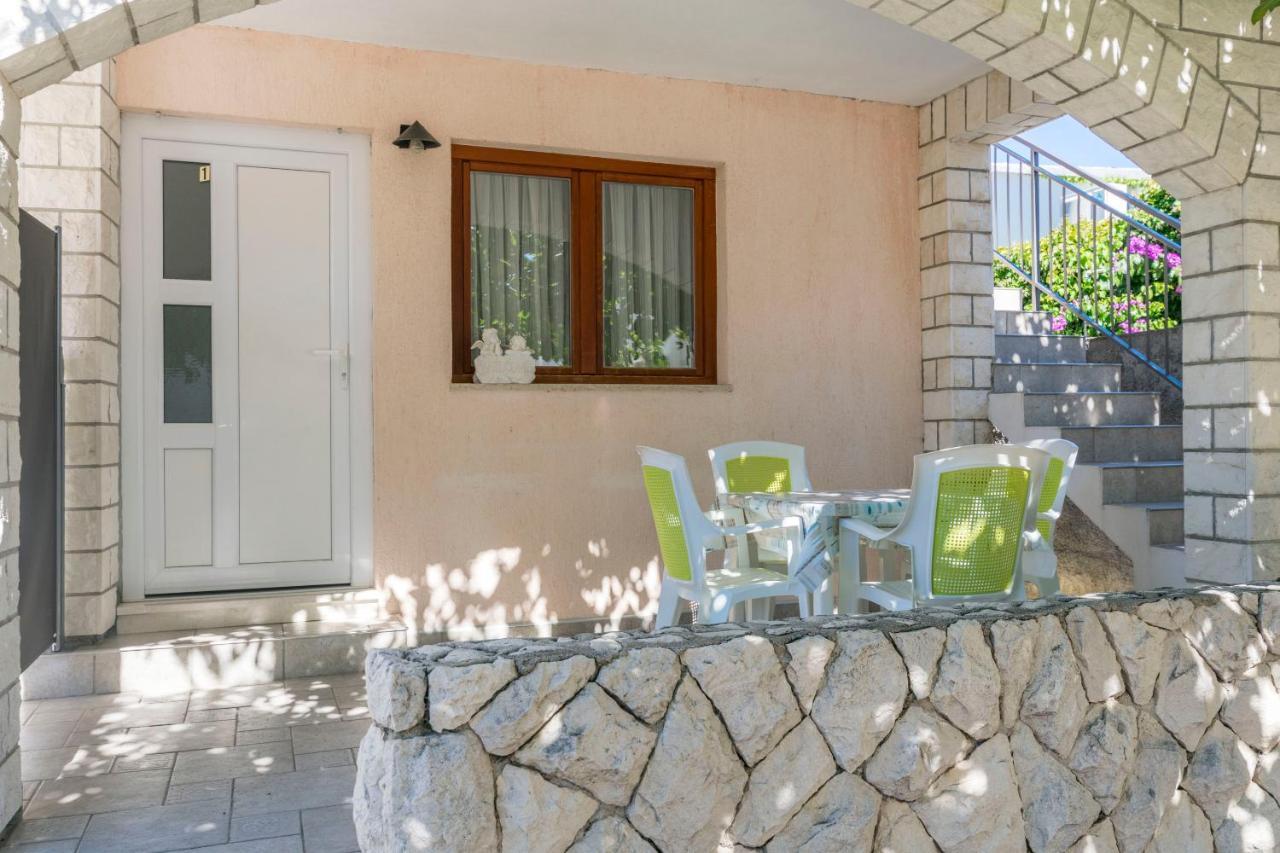 Apartments Ljubomir روغوزنيكا المظهر الخارجي الصورة