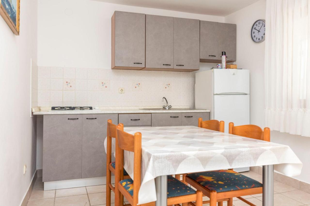 Apartments Ljubomir روغوزنيكا المظهر الخارجي الصورة